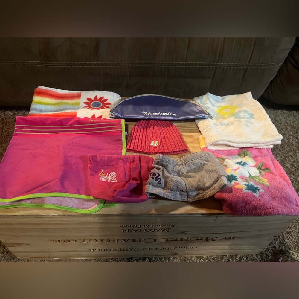 American Girl Doll 8 Piece Accessories Bag Hat Towels